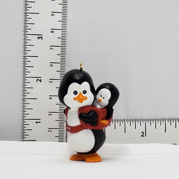 1990 Hallmark Polar Pair Handcrafted Keepsake Holiday Christmas Ornament. - Picture 7 of 7